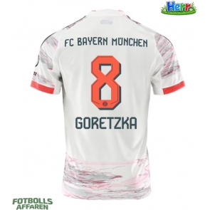Bayern Munich Leon Goretzka #8 Bortatröja 2025-26 Kortärmad